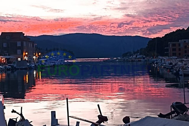 Stari grad, zemljište