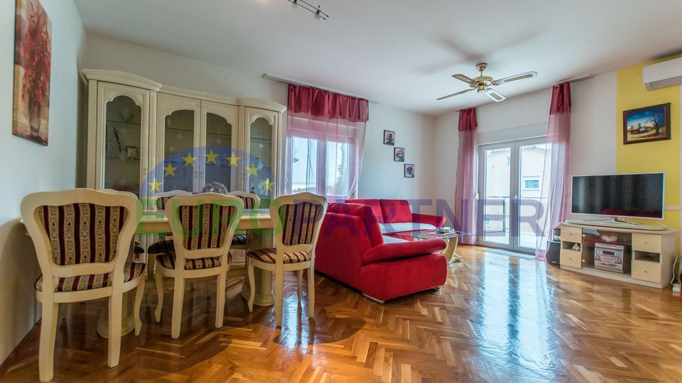 Apartment with a yard and two bedrooms, near Poreč