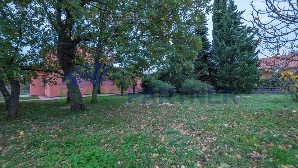 Kuća sa 3 apartmana u neposrednoj blizini Poreča