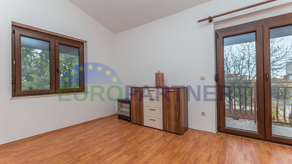 House with 3 apartments in the immediate vicinity of Poreč