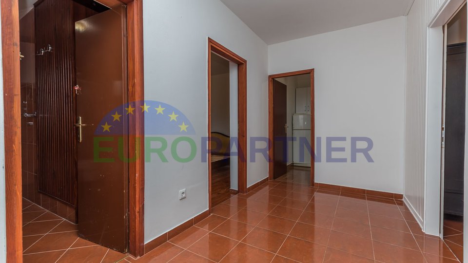Kuća sa 3 apartmana u neposrednoj blizini Poreča