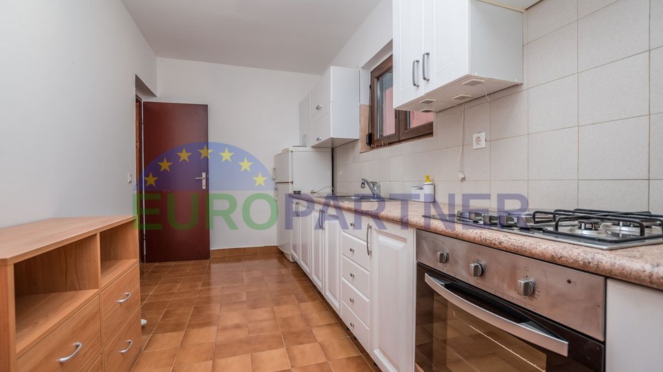 House with 3 apartments in the immediate vicinity of Poreč