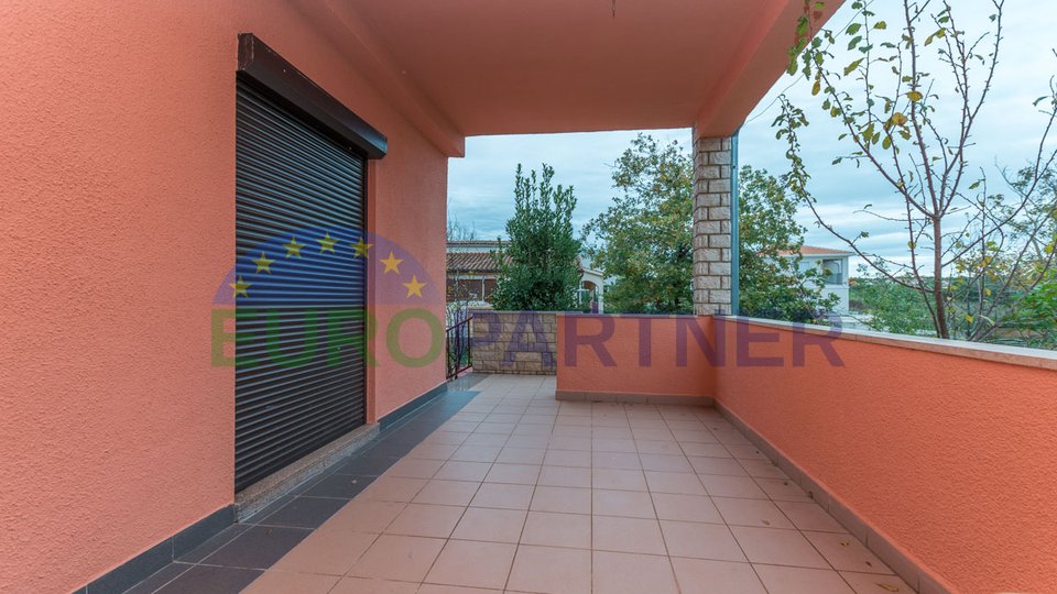 Kuća sa 3 apartmana u neposrednoj blizini Poreča