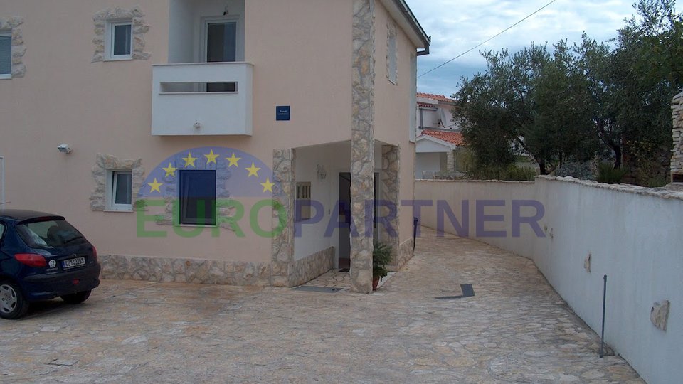 Apartmanska kuća s 6 apartmana, Rogoznica, pogled na more, prodaja