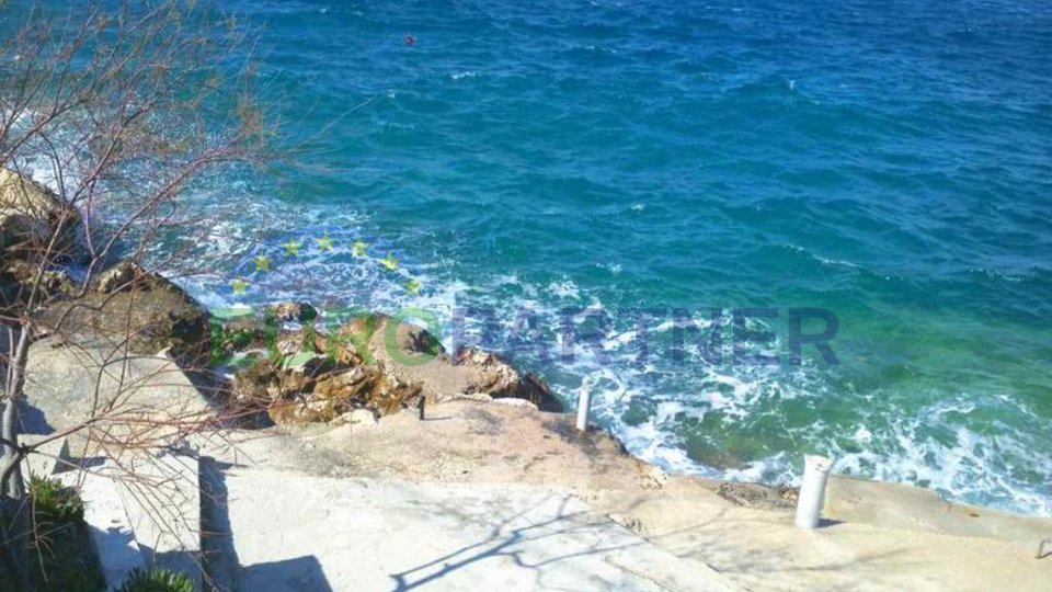 Apartmanska kuća s 6 apartmana, Rogoznica, pogled na more, prodaja
