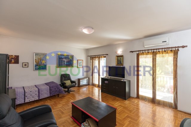 3-sobni stan s DB, 100 m2, južne orijentacije, Split3, prodaja