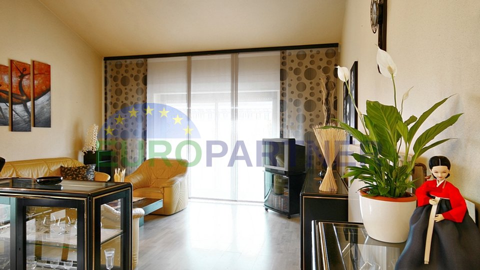 Prodaje se apartmanska kuća, 1200m od mora u Poreču