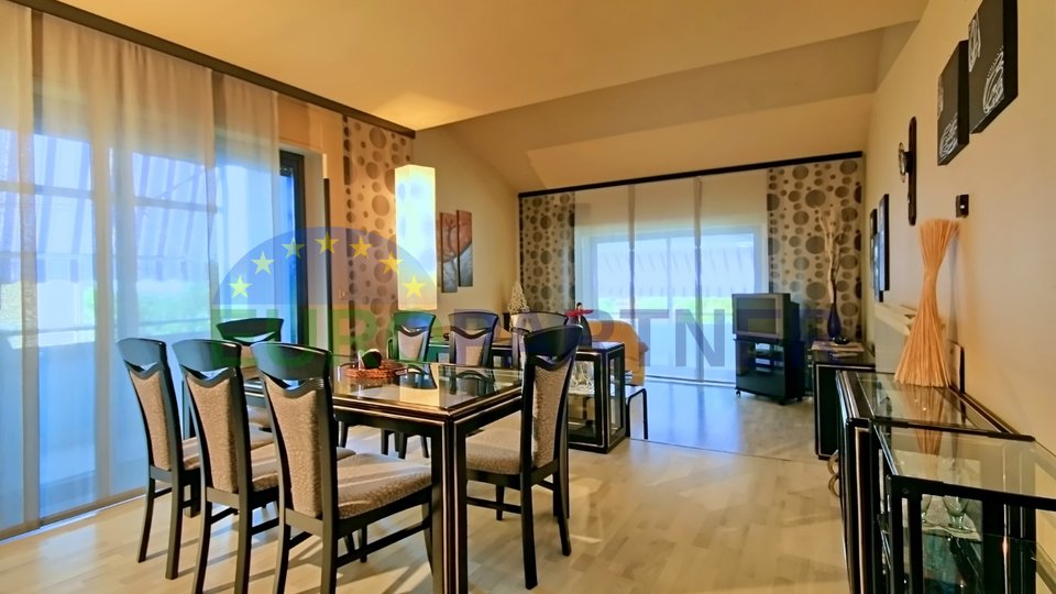 Prodaje se apartmanska kuća, 1200m od mora u Poreču