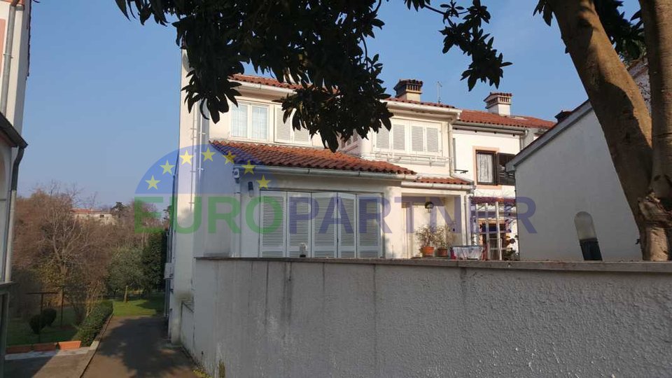 Schönes Haus nahe dem Zentrum der Stadt Porec und dem Meer