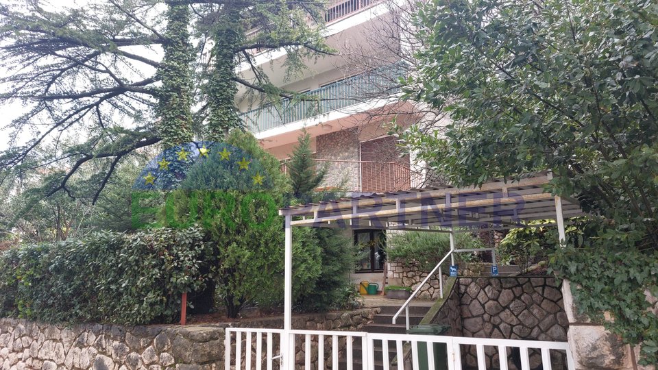 Detached house on 4 floors, 1st row to the sea, 400 m2, for sale
