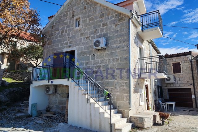 Renovated stone house on 3 floors with a beautiful sea view, Omiš, for sale