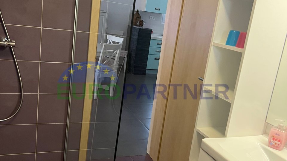 Family house with swimming pool near Zadar, for sale