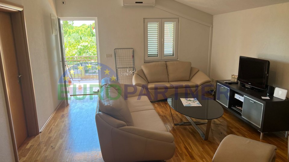 Family house with swimming pool near Zadar, for sale