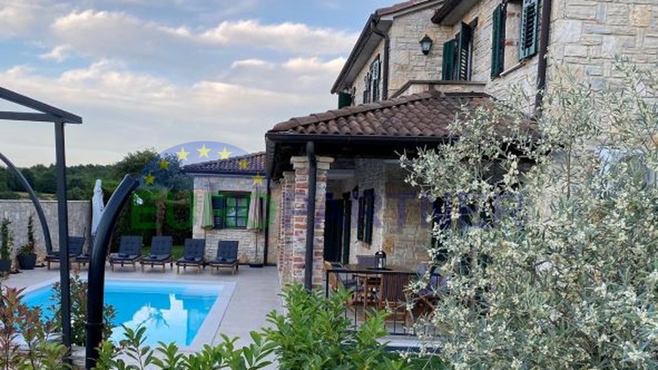 Beautiful rustic villa with pool for sale, Višnjan