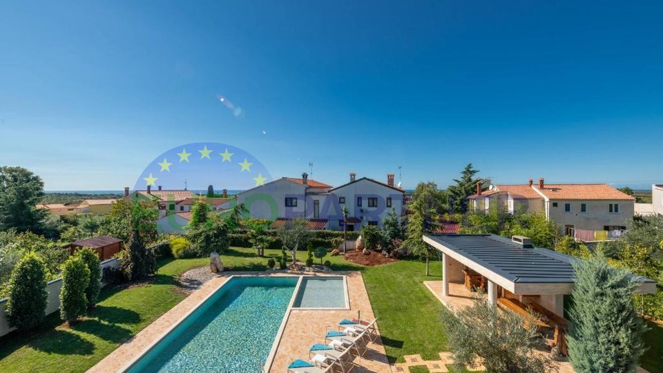 Elegant villa with large garden (1.444m2) and swimming pool (91m2)