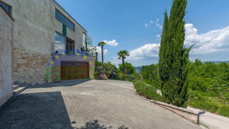 Unique designer villa with a beautiful view of Motovun