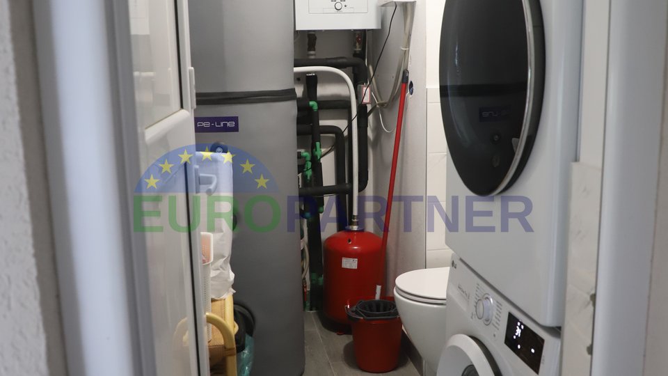 Vendita - Poreč, casa con giardino e 3 camere da letto