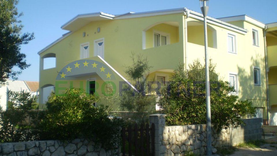 House on the island of Pag in a great location with 3 apartments