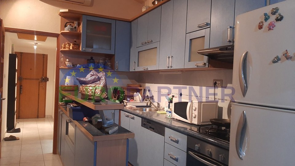 Wohnung mit 3 Zimmer, 70 m2, mit Meerblick, Kaštela