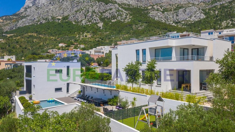 Beautiful villa with pool and sea view, Makarska for sale