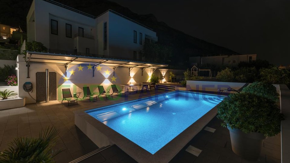 Mehrfamilienhaus mit Pool und Meerblick, Makarska, zu Verkauf