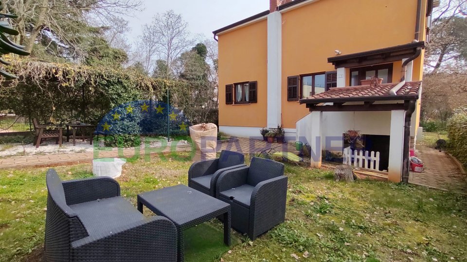 Detached house with two apartments in the immediate vicinity of Poreč