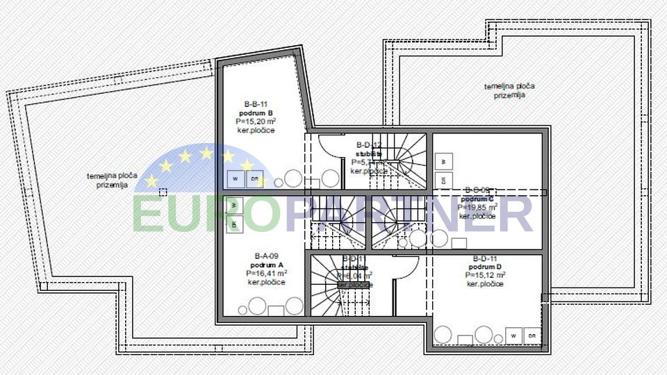 Apartment on the ground floor with a garden in a new building, Poreč, 1 km from the sea