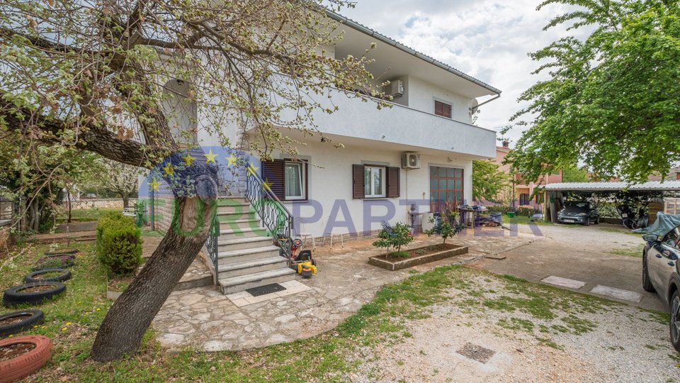 Detached house with a yard of 1530m2