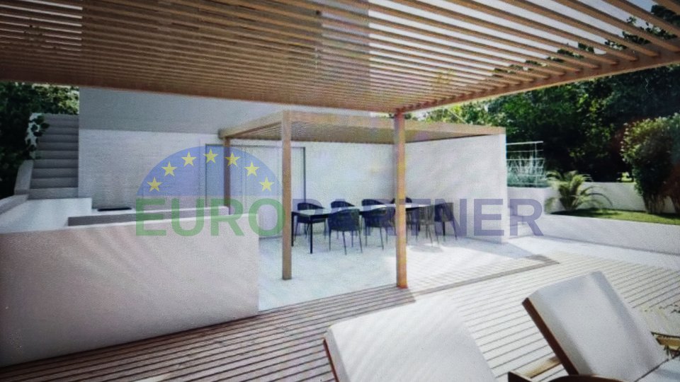 Villa on 3 floors with a pool, 300 m2, first row by the sea in Kaštela, for sale