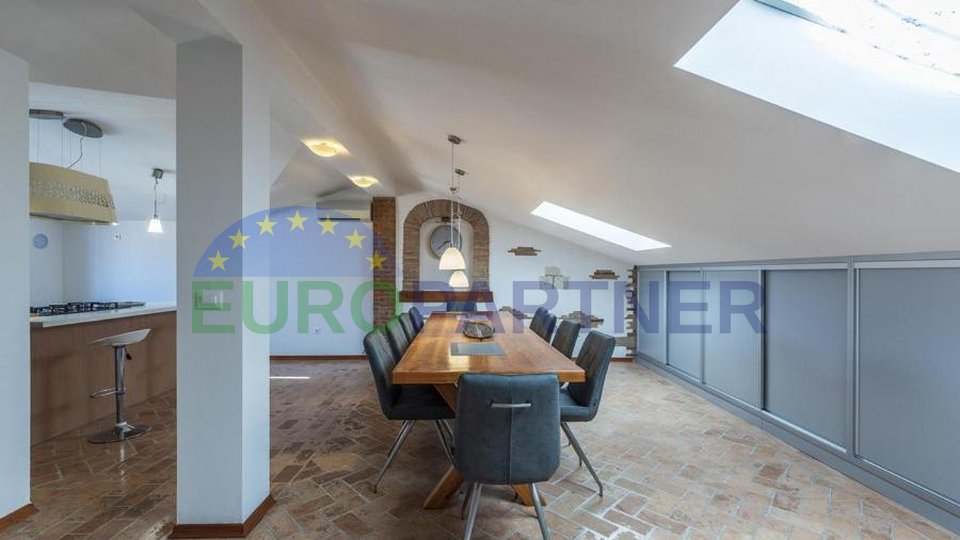 Penthouse with sea view, 50m from the sea, Poreč