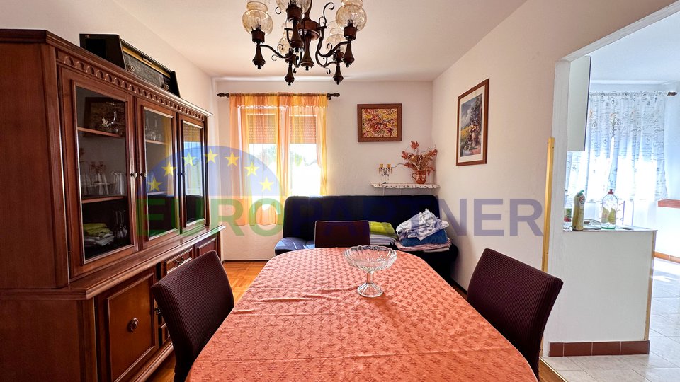 House with 3 apartments, near Poreč, 3 km from the sea