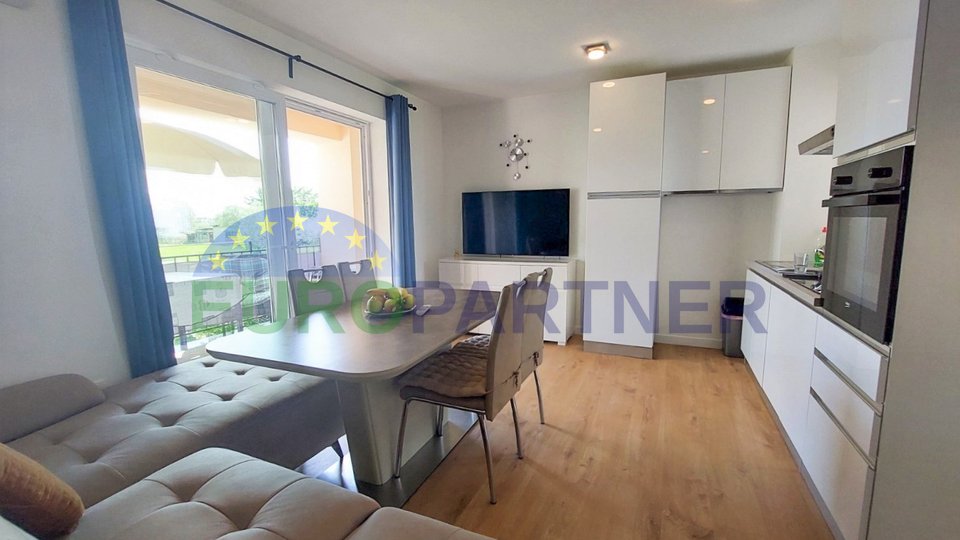 Appartamento con due camere da letto e giardino, Tar-Vabriga