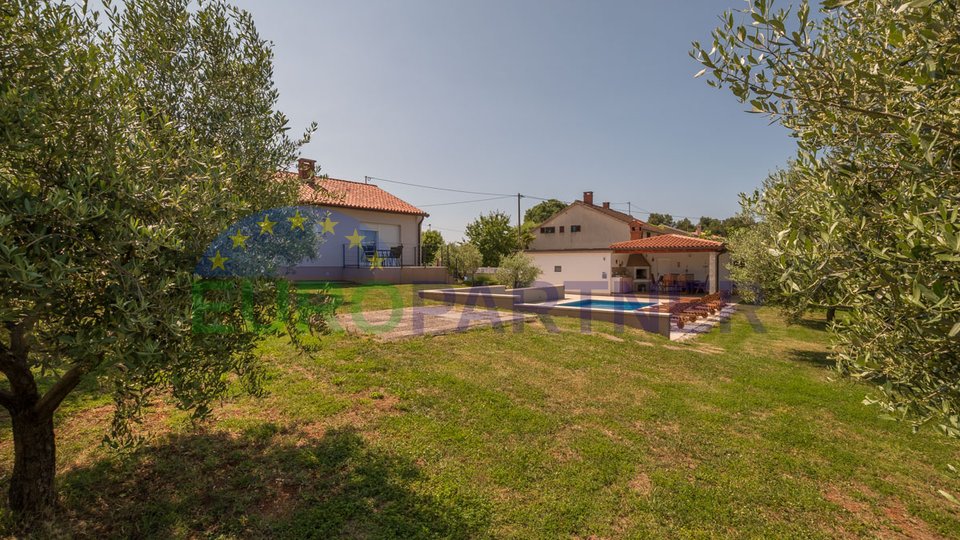 Villa mit großem Garten und Swimmingpool, Umgebung von Poreč