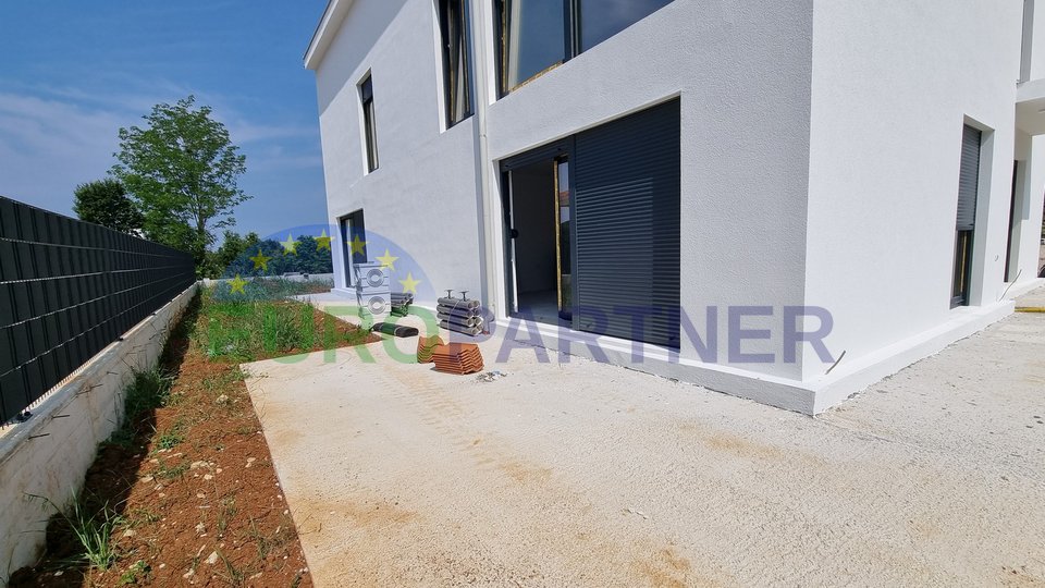 New construction, semi-detached house 2 km from the sea, Poreč