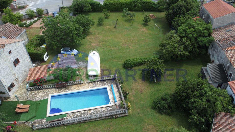 Istra, Marčana: Kamena kuća s bazenom i prostranim dvorištem