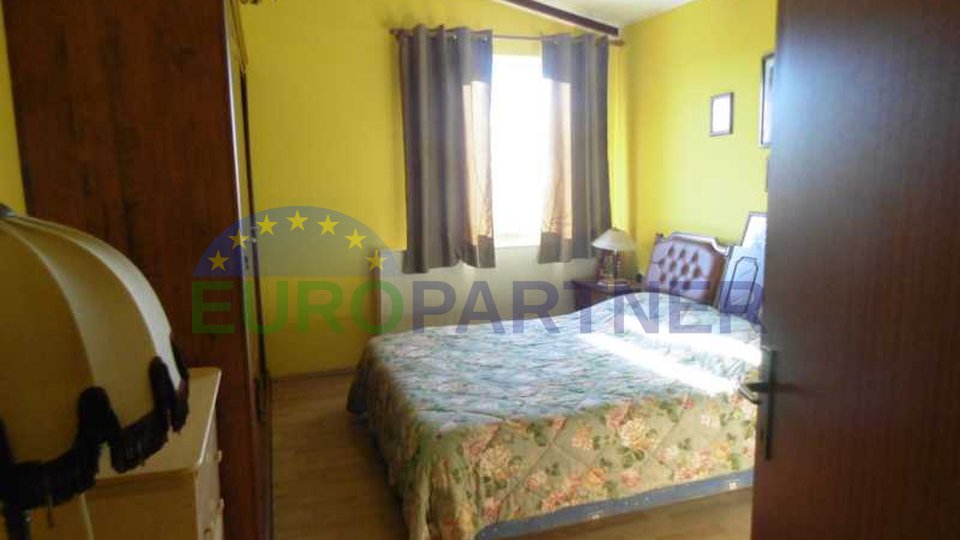 Unique opportunity to buy a large house and the catering facility