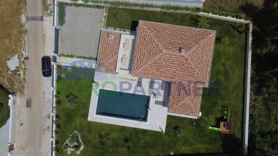 Casa, 300 m2, Vendita, Višnjan
