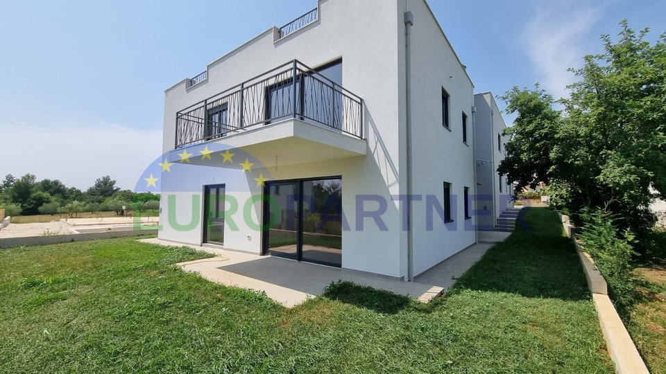 Apartment with roof terrace, 1 km from the sea, Poreč area