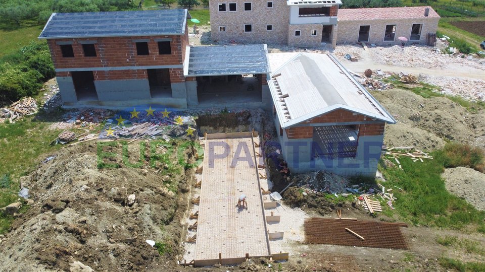 Kameni unikat u blizini Poreča, 12km od mora