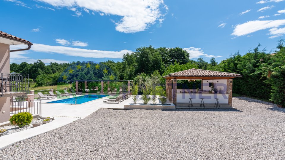 Charming property in the heart of Istria: three houses, a swimming pool and a beautiful garden