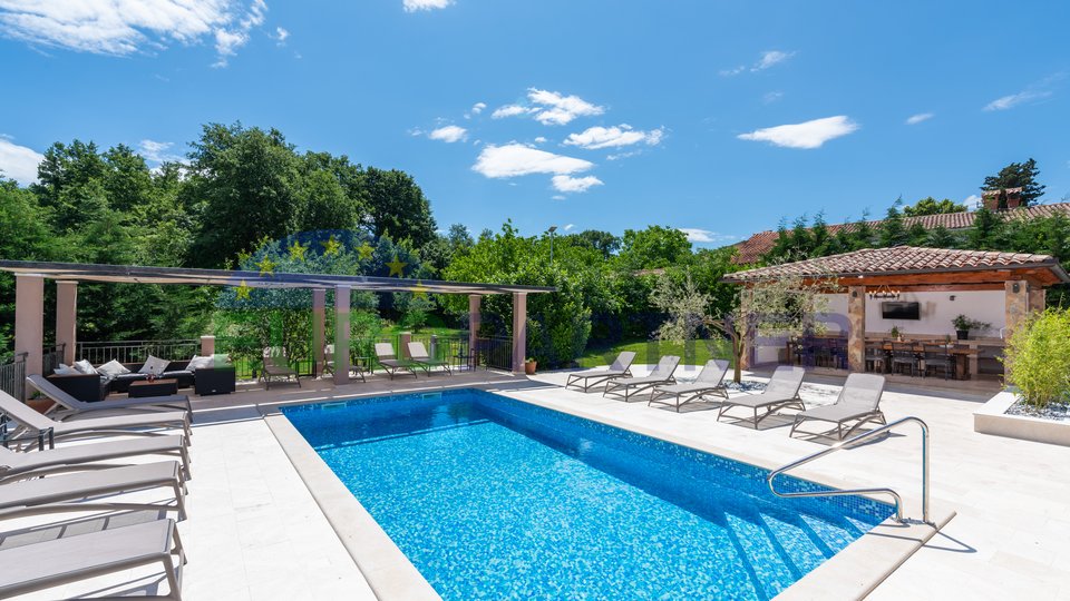 Šarmantno imanje u srcu Istre: Tri kuće, bazen i prekrasna okućnica