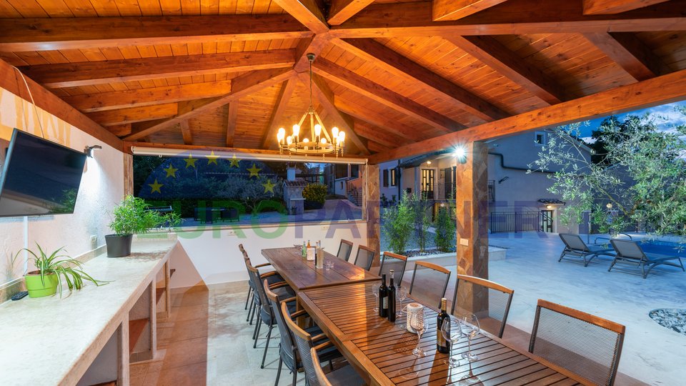 Šarmantno imanje u srcu Istre: Tri kuće, bazen i prekrasna okućnica
