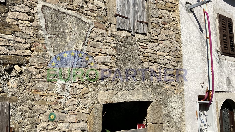 Una vecchia casa di pietra nel cuore dell'Istria