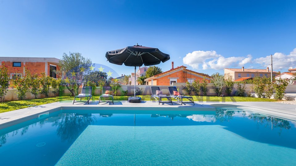 A modern villa with a pool near Pula