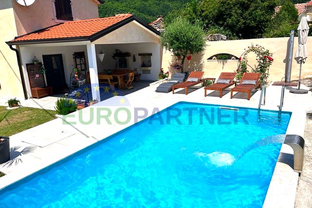 Beautifully decorated stone house with a swimming pool, for sale