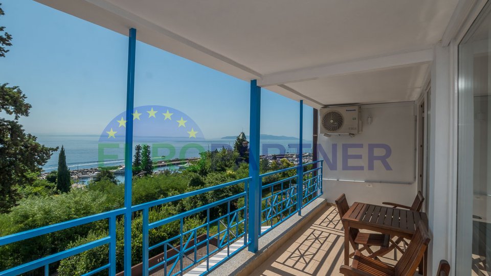 Dreizimmerwohnung mit Meerblick und 50 m vom Strand entfernt, Umgebung von Opatija