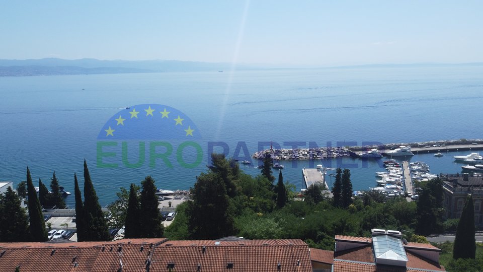 Three-room apartment with sea view and 50m from the beach, Opatija area