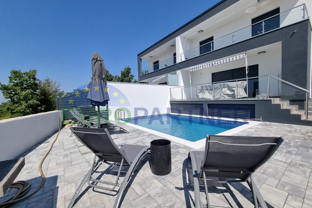 Kanfanar, a modern and luxuriously furnished semi-detached house with a sea view!