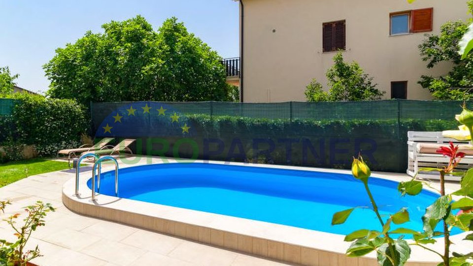 House with two apartments and swimming pool, Umag area