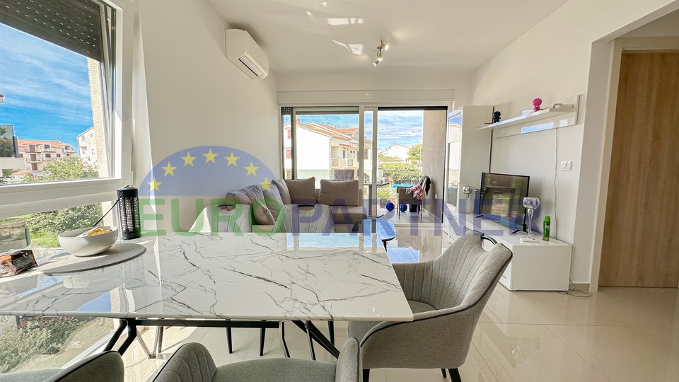 Luxurious apartment 800m from the beach and the center, Poreč